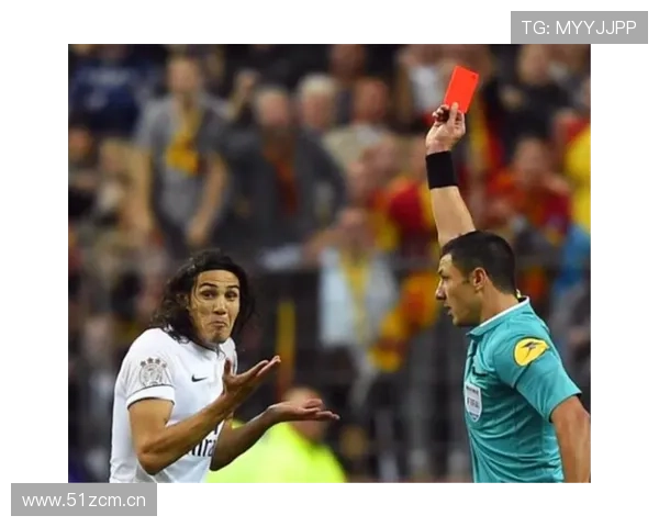 卡瓦尼球场上像战神，超市排队结账那张脸竟然软成了隔壁大叔